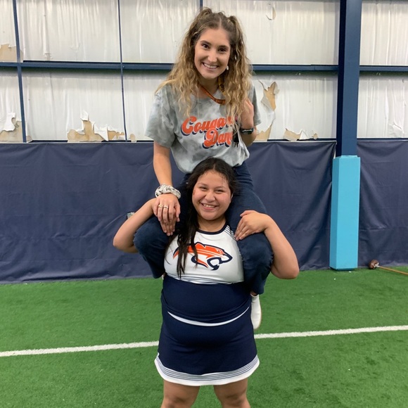 Meet your Posher, Rachel - Picture 2 of 3